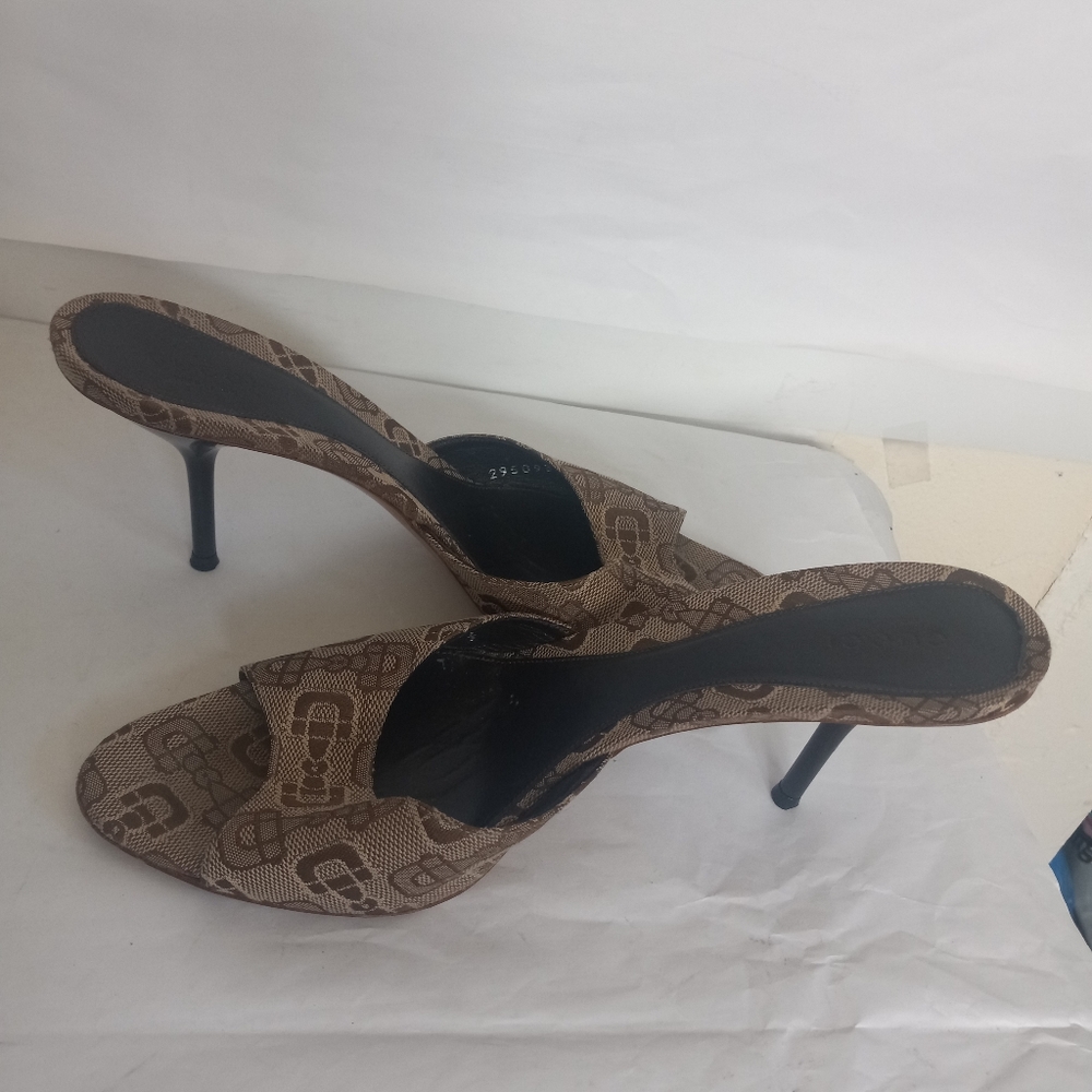 Gucci monogram chain heels size 38.5 - Picture 12 of 16